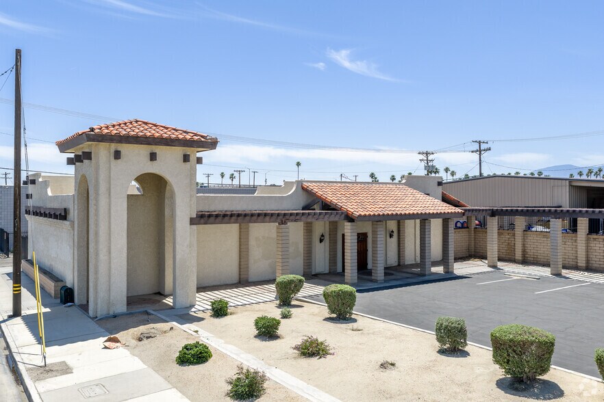 82851 Avenue 45, Indio, CA à louer - Photo de l’immeuble – Image 2 sur 4