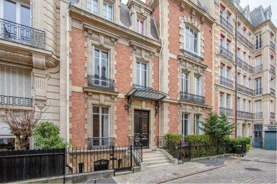 Bureau dans Paris à vendre - Photo de l’immeuble – Image 1 sur 11