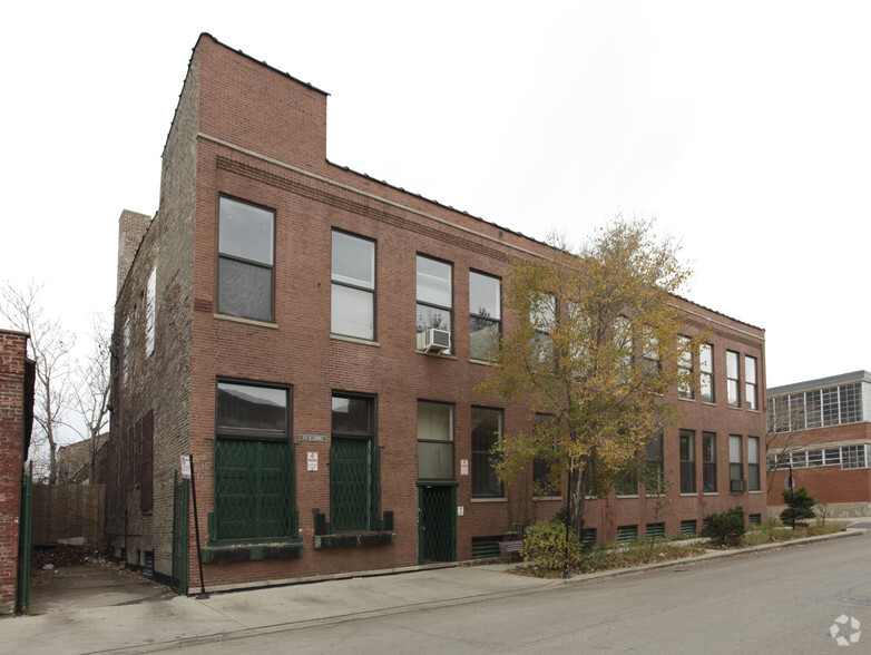 1517 W Carroll Ave, Chicago, IL à louer - Photo de l’immeuble – Image 2 sur 14