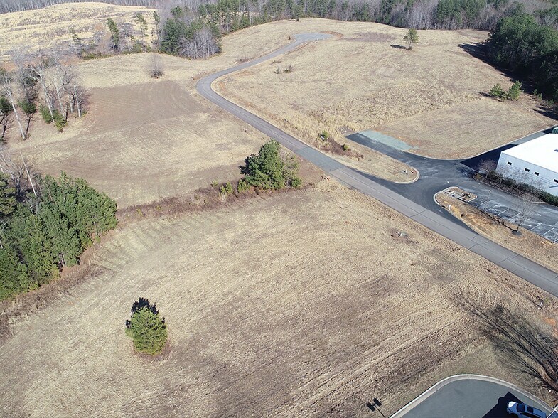 Sommerfield Dr, Zion Crossroads, VA à vendre - Photo de l’immeuble – Image 3 sur 4