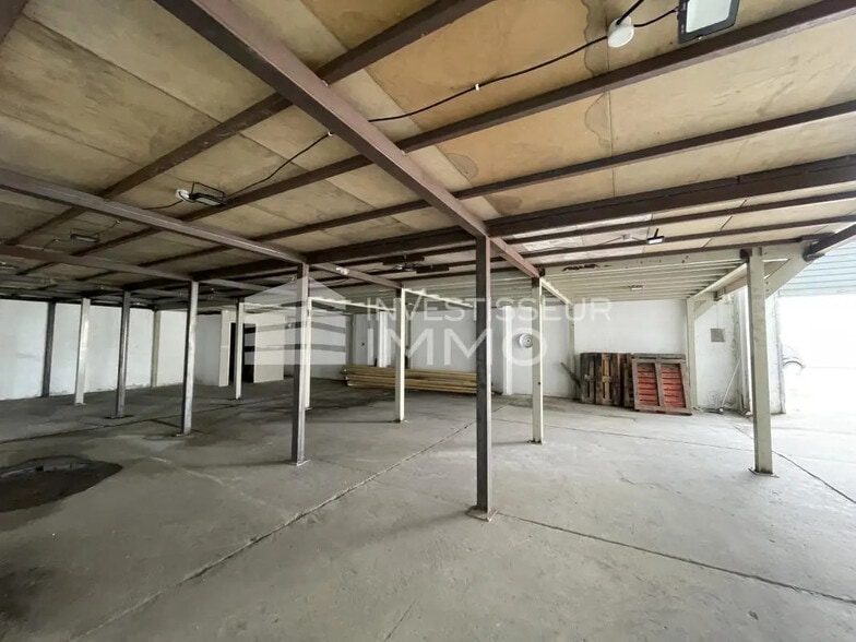 Local d’activités dans Villenoy à louer - Photo de l’immeuble – Image 1 sur 8