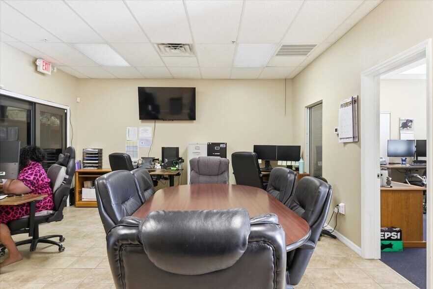 1220 Biscayne Blvd, Deland, FL à louer - Photo de l’immeuble – Image 2 sur 23