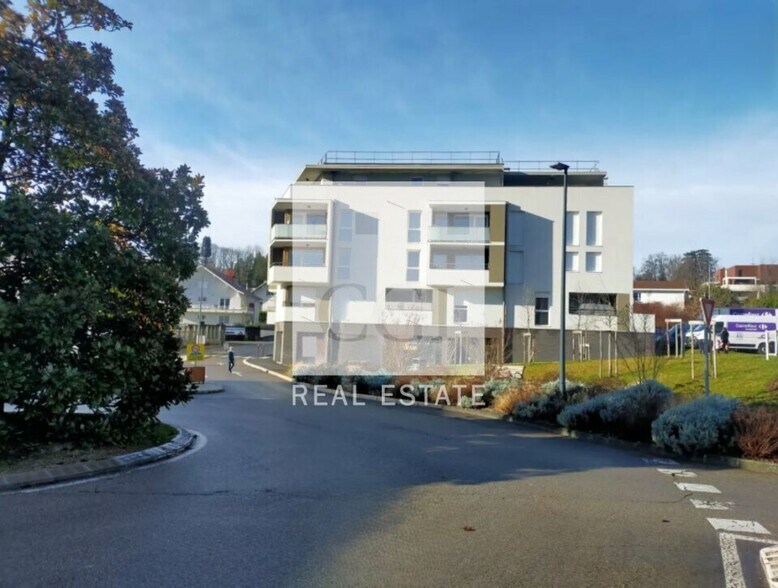 Local commercial dans Voiron à louer - Photo de l’immeuble – Image 2 sur 14