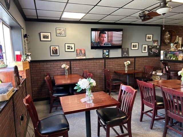 4490 Middle Country Rd, Calverton, NY à louer - Photo de l’immeuble – Image 1 sur 12