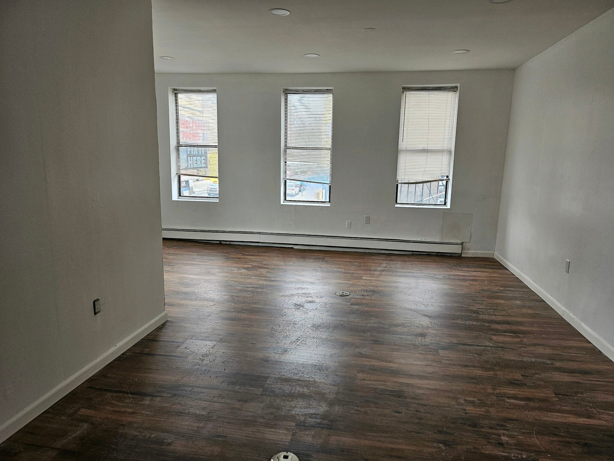 2914 Glenwood Rd, Brooklyn, NY à louer Photo intérieure– Image 1 sur 2