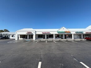 1801-1841 Tamiami Trl N, Naples, FL à louer Photo intérieure– Image 2 sur 10