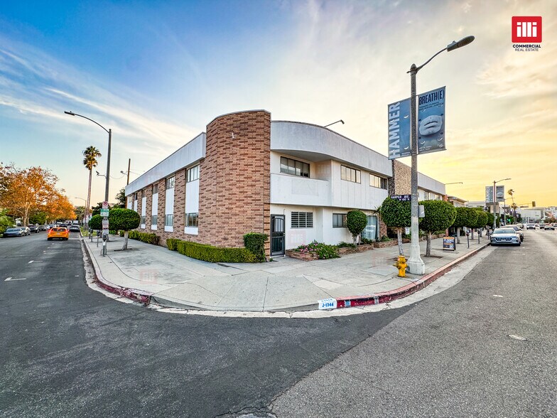 8230 Beverly Blvd, Los Angeles, CA à vendre - Photo de l’immeuble – Image 2 sur 21