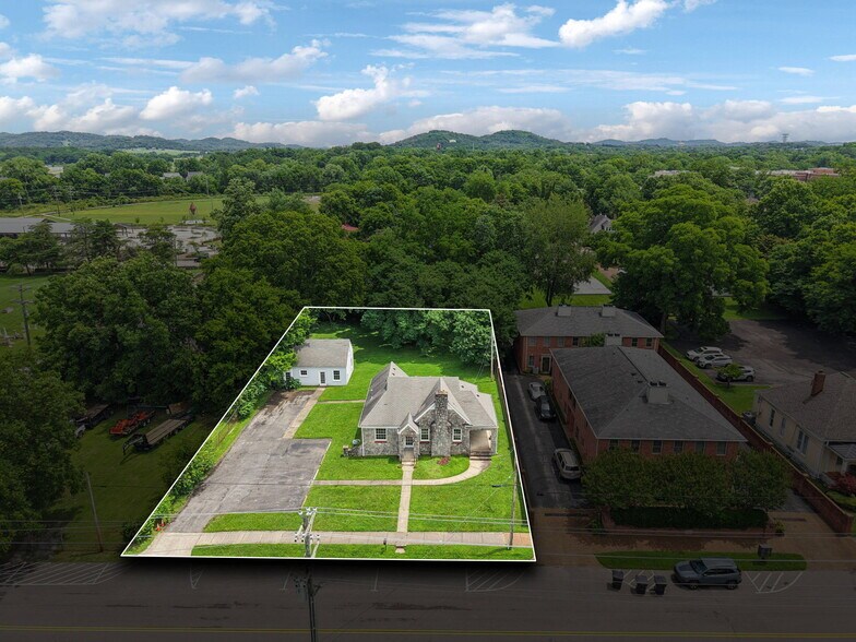234 4th Ave N, Franklin, TN à vendre - Photo de l’immeuble – Image 2 sur 14