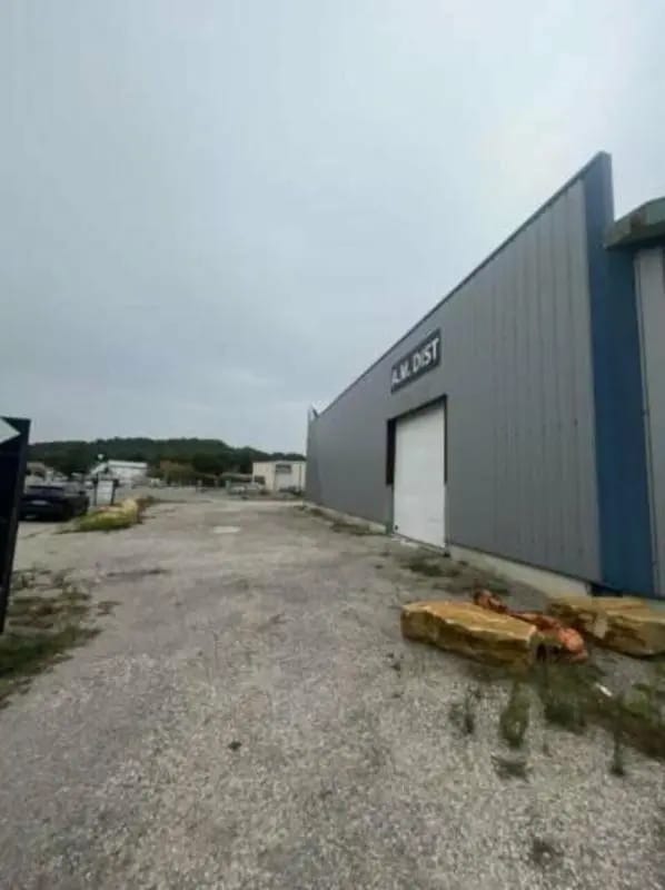Industriel/Logistique dans Piolenc à louer Photo de l’immeuble– Image 1 sur 4