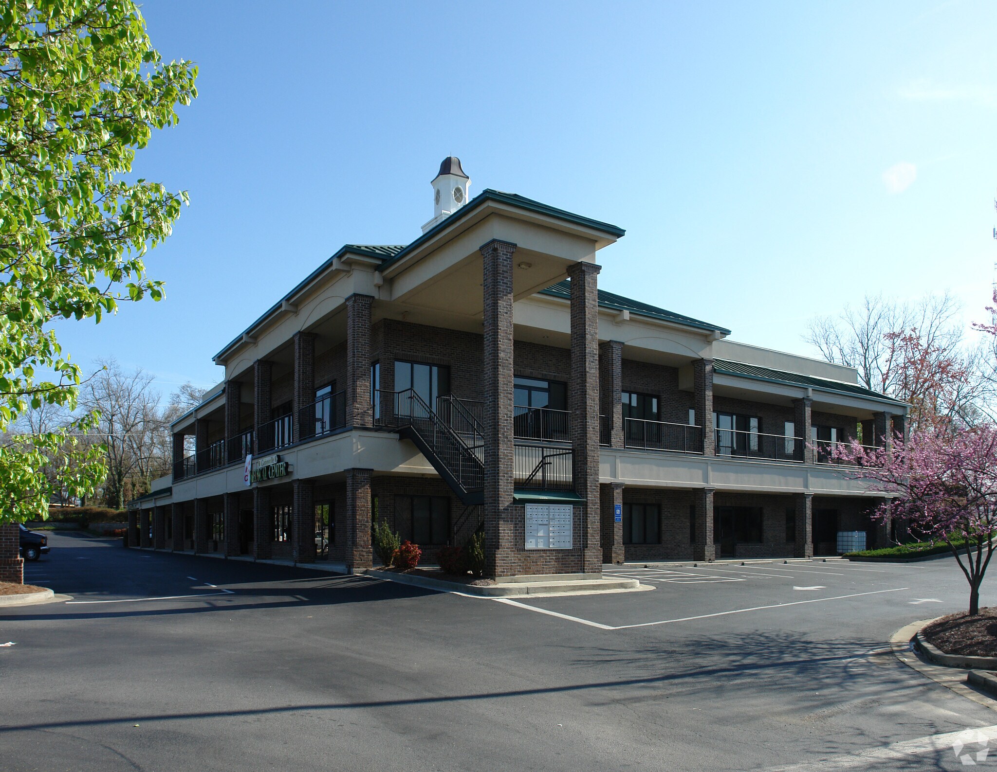 715 Queen City Pky, Gainesville, GA à louer Photo principale– Image 1 sur 11