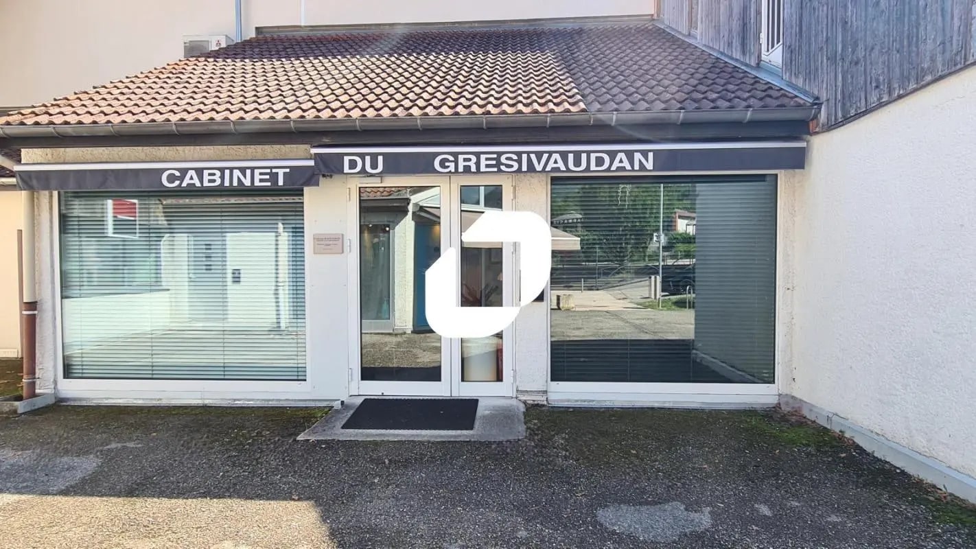 Bureau dans Saint-Ismier à louer Photo de l’immeuble– Image 1 sur 7