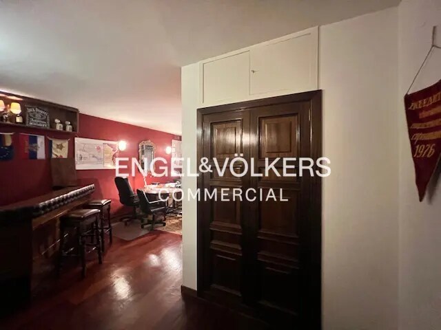 Immeuble residentiel dans Barcelone, Barcelona à vendre - Photo intérieure – Image 2 sur 11