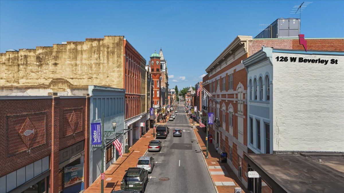 126 W Beverley St, Staunton, VA à vendre Photo principale– Image 1 sur 52