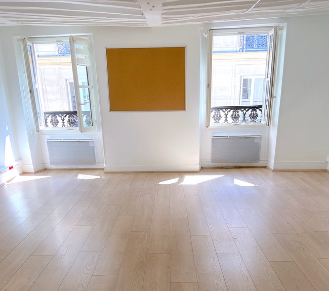 Plus de détails pour 18 Rue De Penthièvre, Paris - Bureau à louer