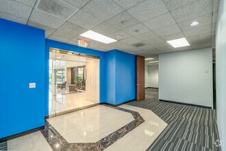 9140 Arrowpoint Blvd, Charlotte, NC à vendre Photo intérieure– Image 2 sur 8