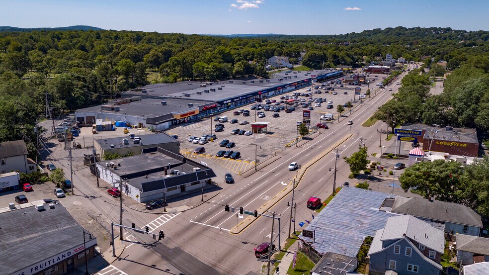 628-674 American Legion Hwy, Roslindale, MA à louer - Photo de l’immeuble – Image 3 sur 4