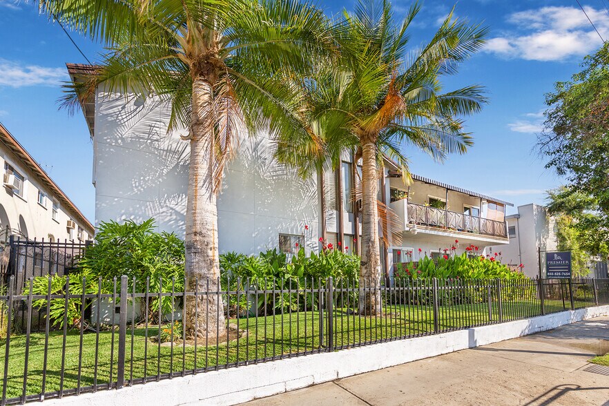 12635 Vanowen St, North Hollywood, CA à vendre - Photo de l’immeuble – Image 1 sur 1