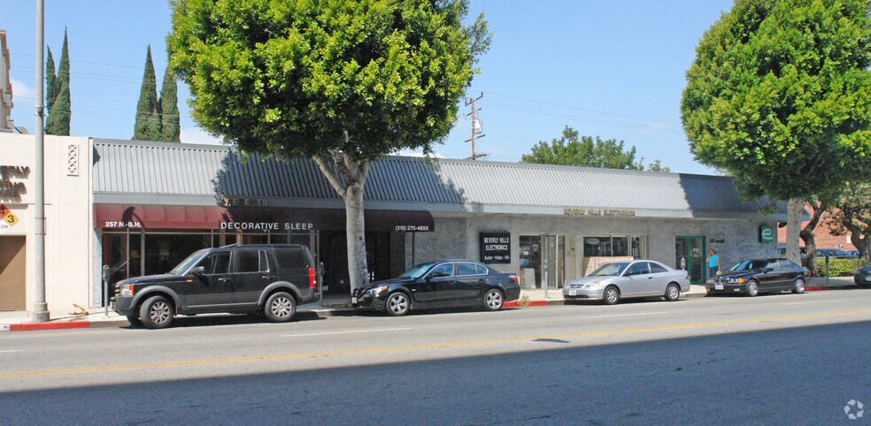 257-265 N Robertson Blvd, Beverly Hills, CA à louer - Photo de l’immeuble – Image 2 sur 2