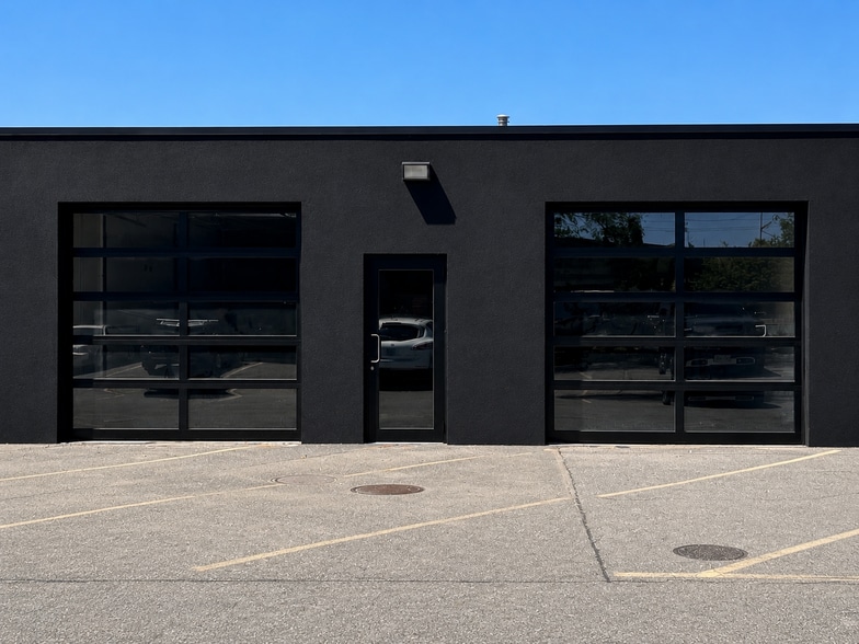 32 Allen Blvd, Farmingdale, NY à louer - Photo de l’immeuble – Image 1 sur 9