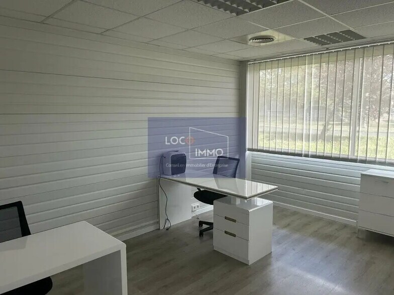 Local d’activités dans Canéjan à louer - Photo de l’immeuble – Image 3 sur 7