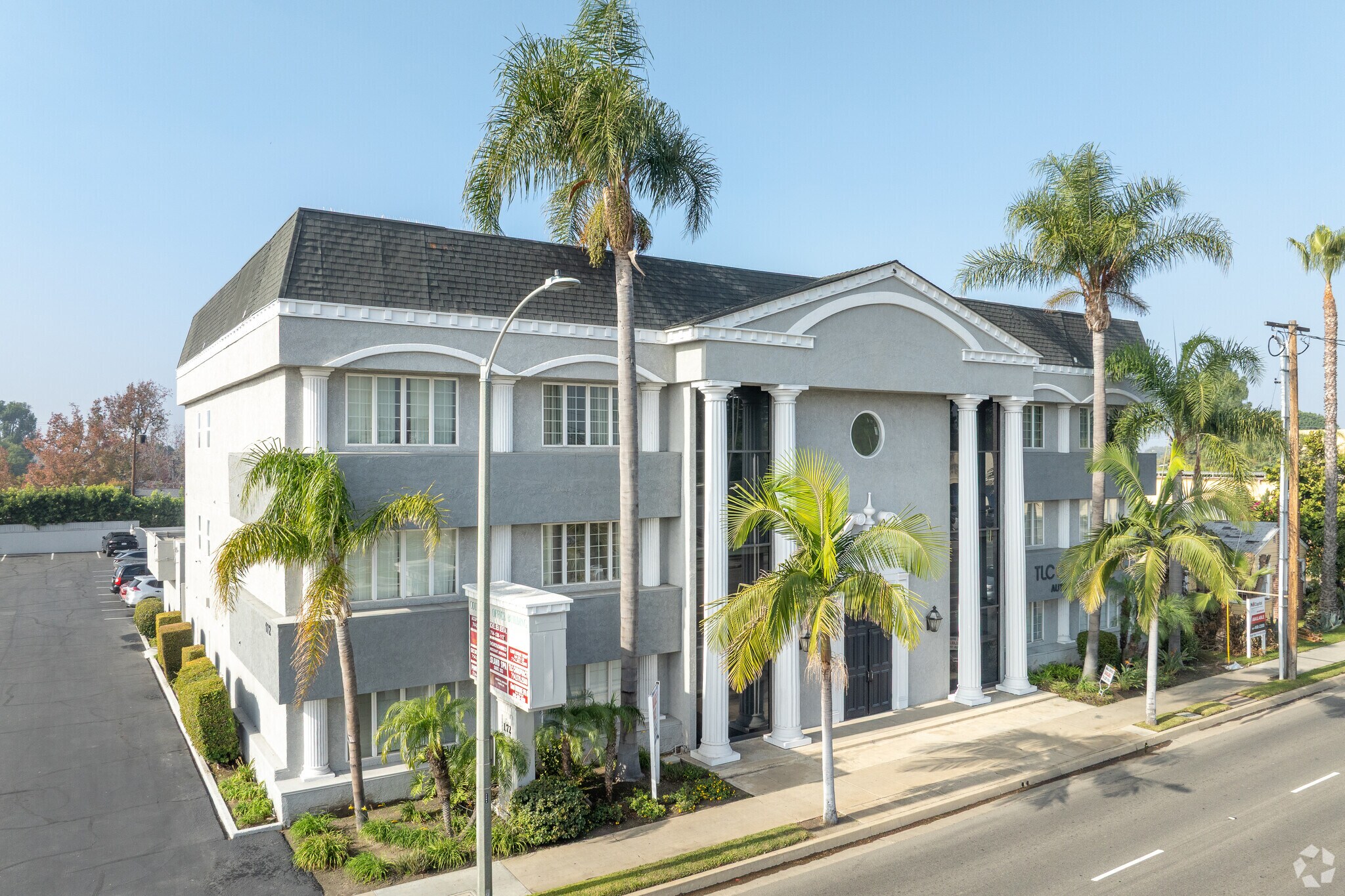 172 N Tustin St, Orange, CA à louer Photo de l’immeuble– Image 1 sur 8