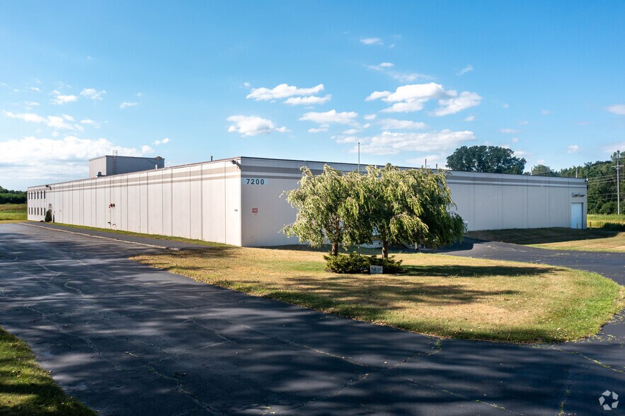 7200 Rawson Rd, Victor, NY à louer - Photo de l’immeuble – Image 2 sur 4