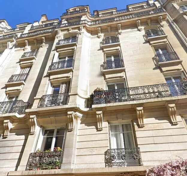 Local commercial dans Paris à louer - Photo de l’immeuble – Image 1 sur 1