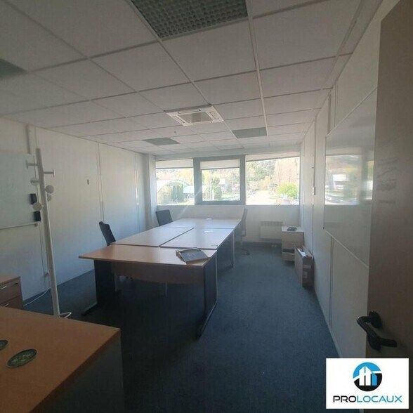 Bureau dans Seyssinet-Pariset à vendre - Photo de l’immeuble – Image 1 sur 12