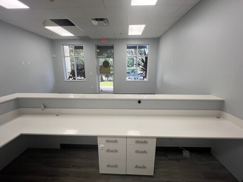 240 W Indiantown Rd, Jupiter, FL à louer - Photo de l’immeuble – Image 3 sur 17