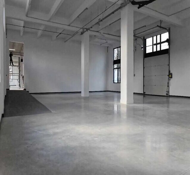 Bureau dans Ivry-sur-Seine à louer - Photo de l’immeuble – Image 3 sur 23