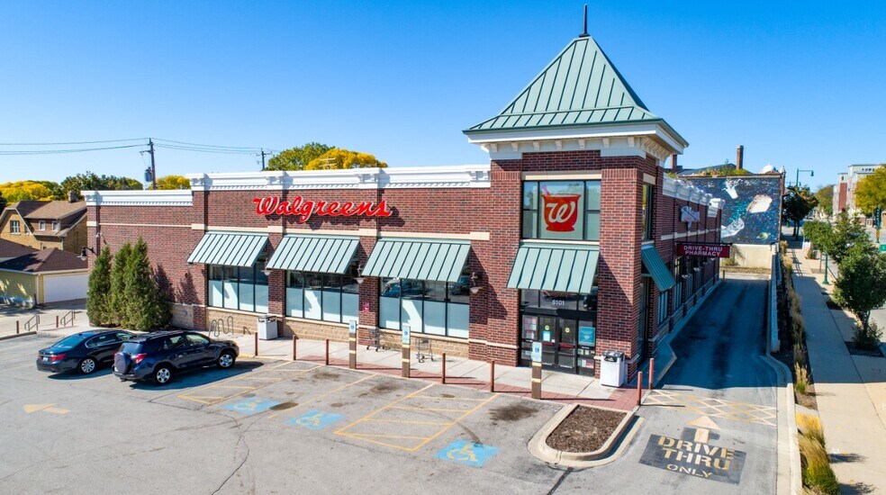 6101 W Greenfield Ave, West Allis, WI à vendre - Photo principale – Image 1 sur 2