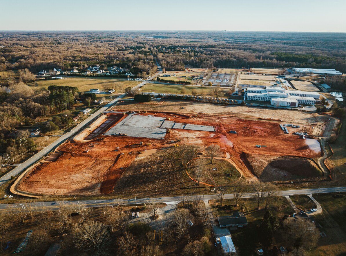 413 Hwy 150, Greensboro, NC à louer Photo principale– Image 1 sur 3