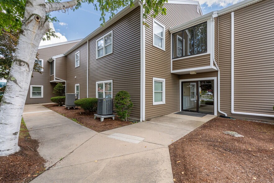 45 Stiles Rd, Salem, NH à vendre - Photo de l’immeuble – Image 1 sur 13