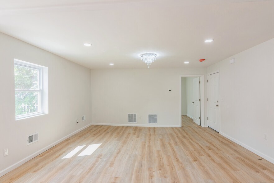 17 1/2 Thomas st, South River, NJ à vendre - Photo de l’immeuble – Image 3 sur 26