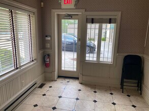 2259 Whipple Ave NW, Canton, OH à louer Photo de l’immeuble– Image 2 sur 8
