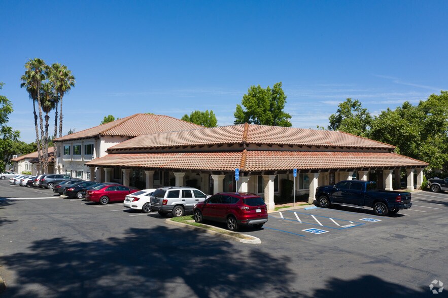 8350 Auburn Blvd, Citrus Heights, CA à louer - Photo de l’immeuble – Image 3 sur 12