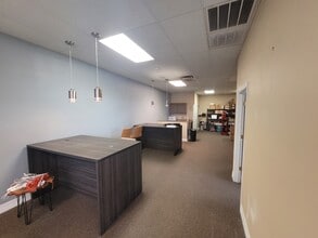 5404 Hoover Blvd, Tampa, FL à louer Photo intérieure– Image 2 sur 9