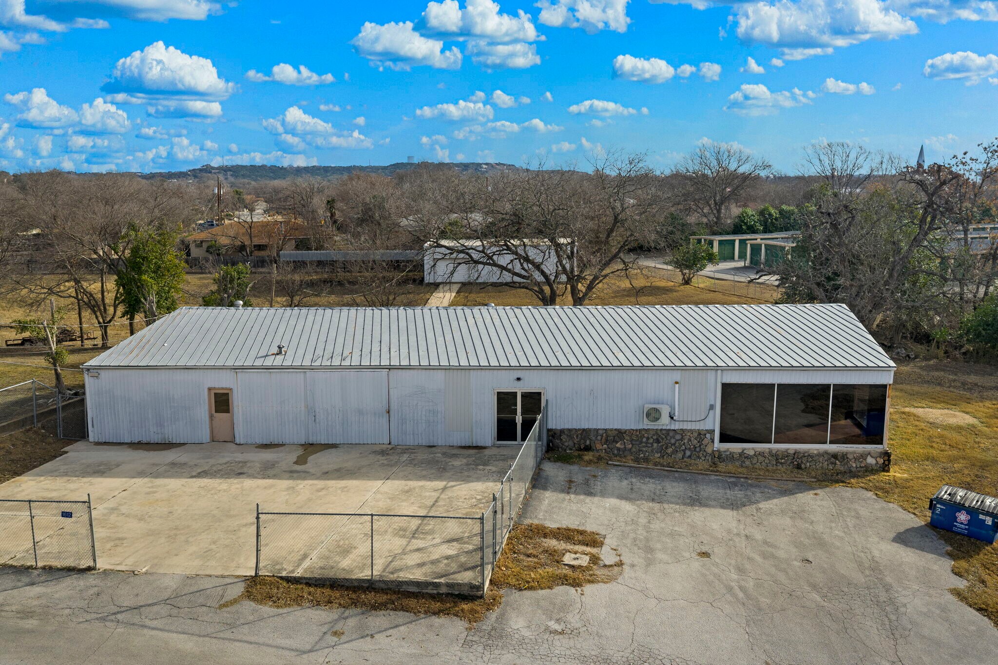 1612 Goat Creek Rd, Kerrville, TX à louer Photo principale– Image 1 sur 30