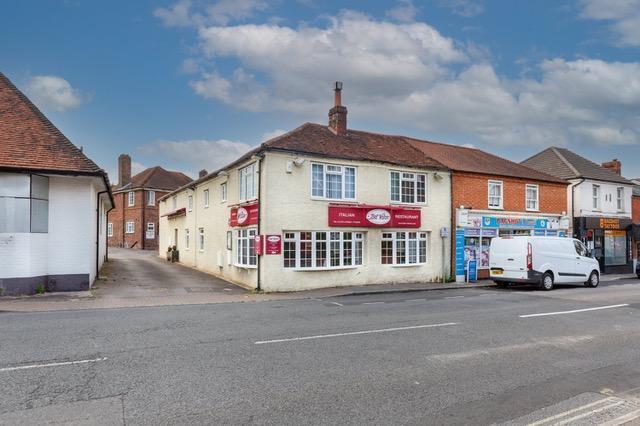 3-3A High St, Bagshot à vendre - Photo de l’immeuble – Image 3 sur 24