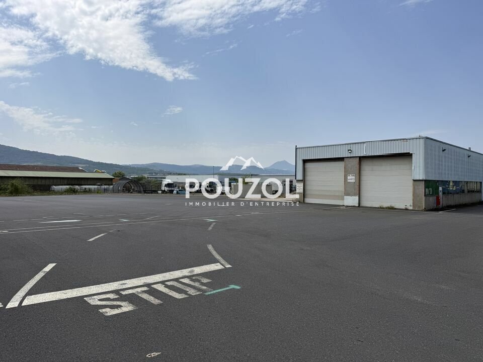 30 Avenue D'Aubiere, Cournon-d'Auvergne à louer Photo de l’immeuble– Image 1 sur 15
