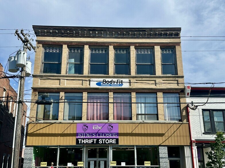 38-40 E Main St, Torrington, CT à louer - Photo de l’immeuble – Image 1 sur 7