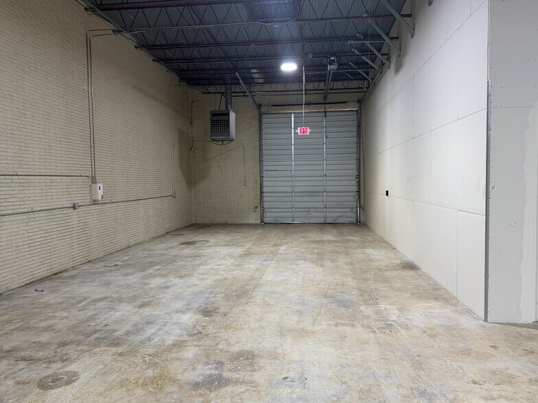 1020 Paulsun St, San Antonio, TX à louer - Photo de l’immeuble – Image 2 sur 8