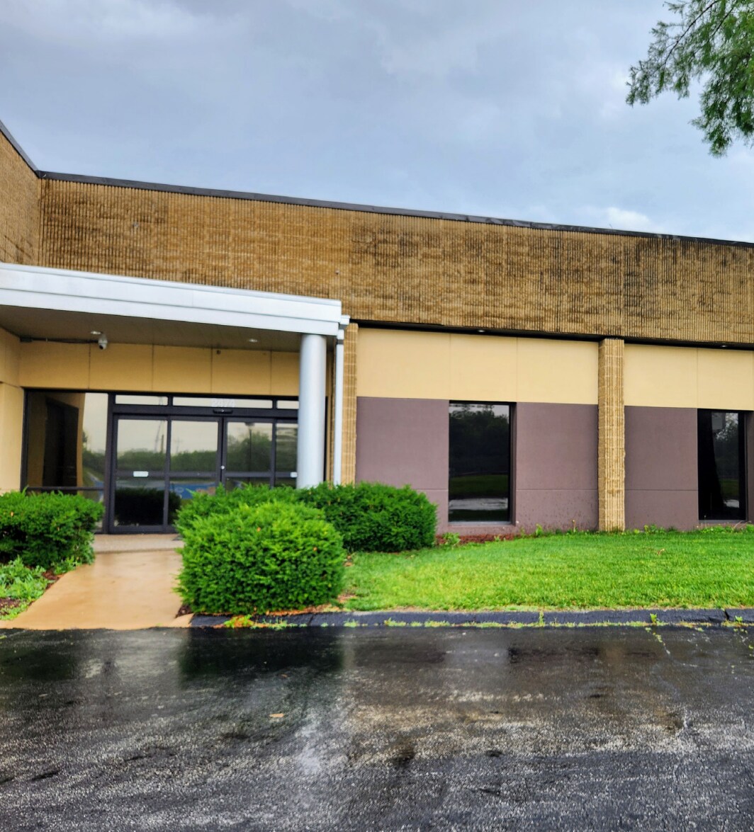 2466-2488 Old Dorsett Rd, Maryland Heights, MO à louer Photo de l’immeuble– Image 1 sur 5