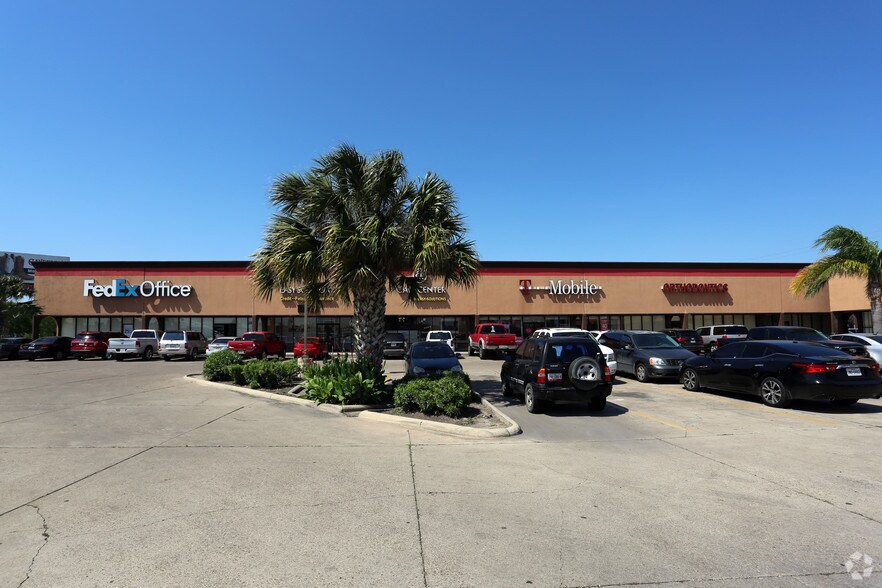 1100 N 77 Expy, Brownsville, TX à louer - Photo principale – Image 1 sur 10