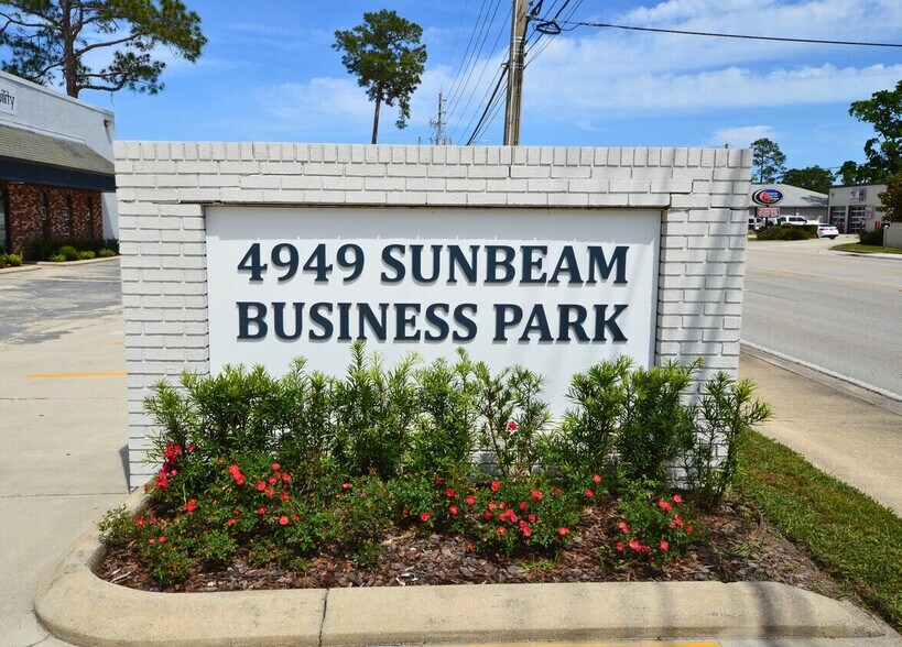 4949 Sunbeam Rd, Jacksonville, FL à louer - Photo de l’immeuble – Image 3 sur 5