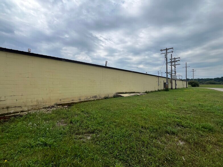 721 N 9th St, Gladstone, MI à louer - Photo de l’immeuble – Image 2 sur 9