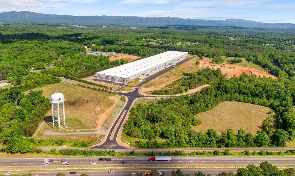 1101 Unix Dr, Morganton, NC à louer - Photo de l’immeuble – Image 3 sur 8