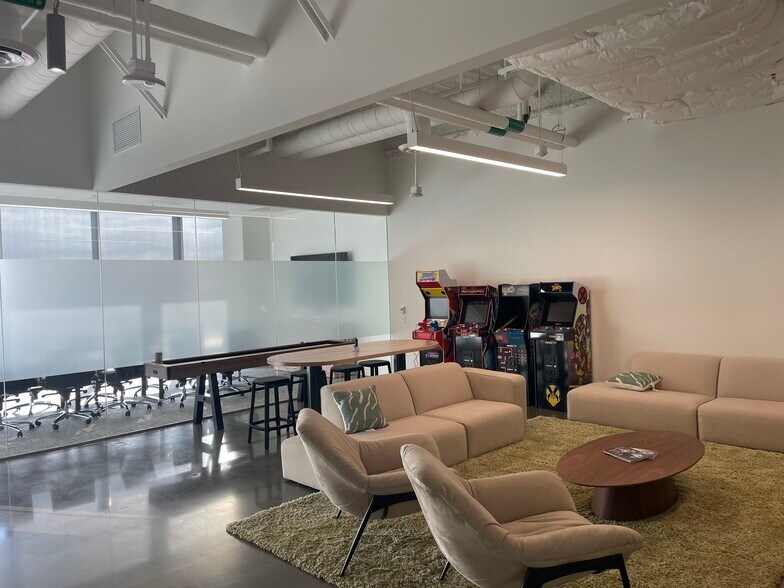 200 Spectrum Center Dr, Irvine, CA à louer - Photo intérieure – Image 2 sur 40