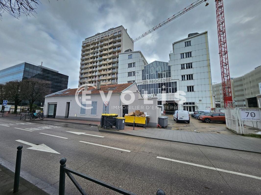 70 Rue Jean Bleuzen, Vanves à louer Photo de l’immeuble– Image 1 sur 52