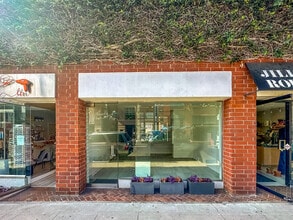 416 N Bedford Dr, Beverly Hills, CA à louer Photo intérieure– Image 1 sur 2